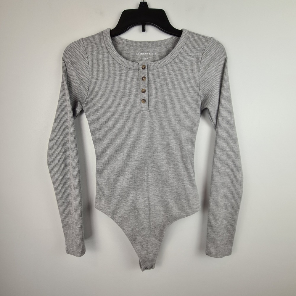 American Eagle Womens Gray Ribbed Long Sleeve Henley Bodysuit Size Medium Layer